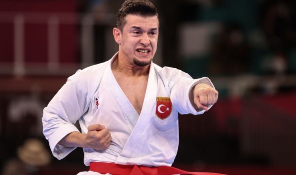 Ali Sofuoğlu'ndan Madalya!