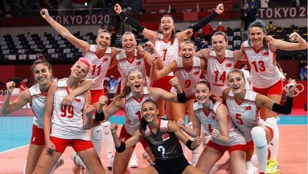 AKP'li Mürteci Milli Voleybolcular Hakkında Skandal Bir Talepte Bulundu