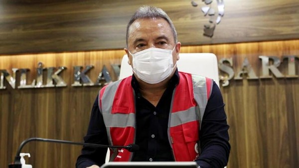 Muhittin Böcek Hastaneye Kaldırıldı