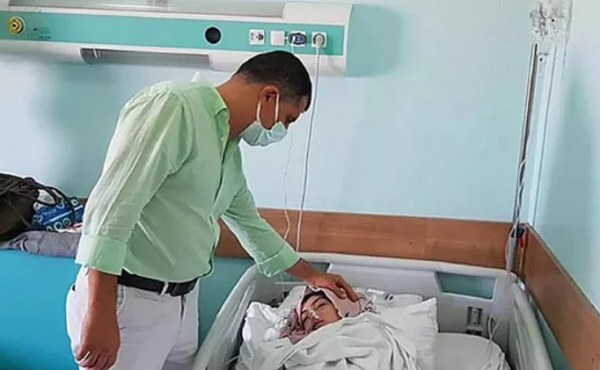 Ağzında Tuttuğu İğneyi Yutan Suriyelinin Midesi Delindi