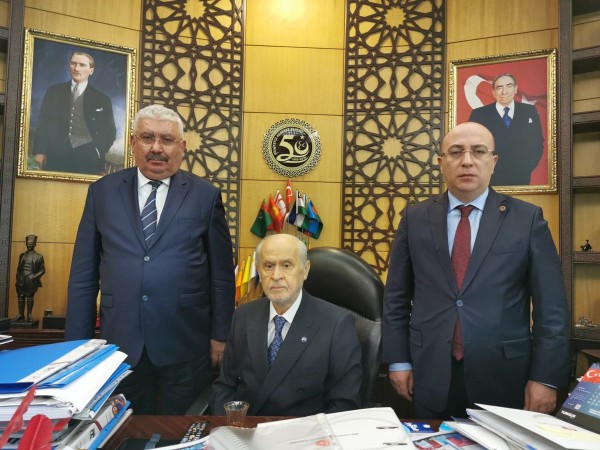 Aman Reis Görmesin: MHP'li İzzet Ulvi Yönter 'Kaçak Saray' Tweetini Sildi