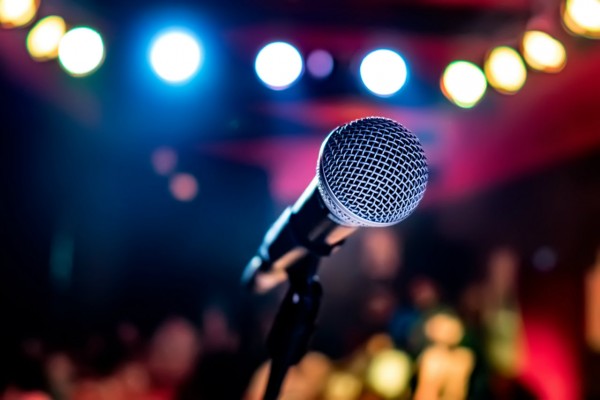 Çin, Karaoke Barlarda 'Ulusal Birliği Tehdit Eden Şarkıları' Yasaklayacak