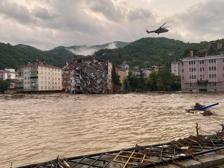 Karadeniz'deki Sel Felaketinde Can Kaybı 17'ye Yükseldi