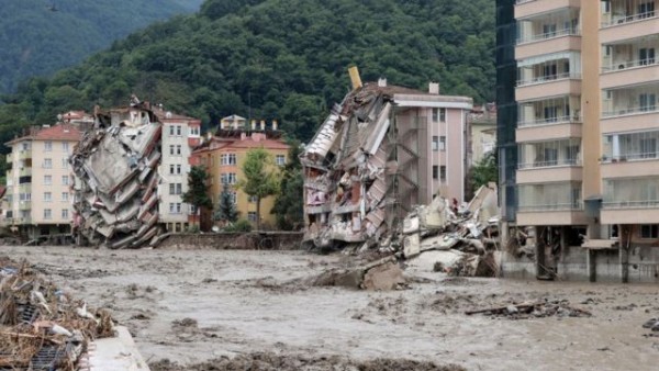 Sel Felaketi Yaşanan Karadeniz'de Can Kaybı 38'e Yükseldi