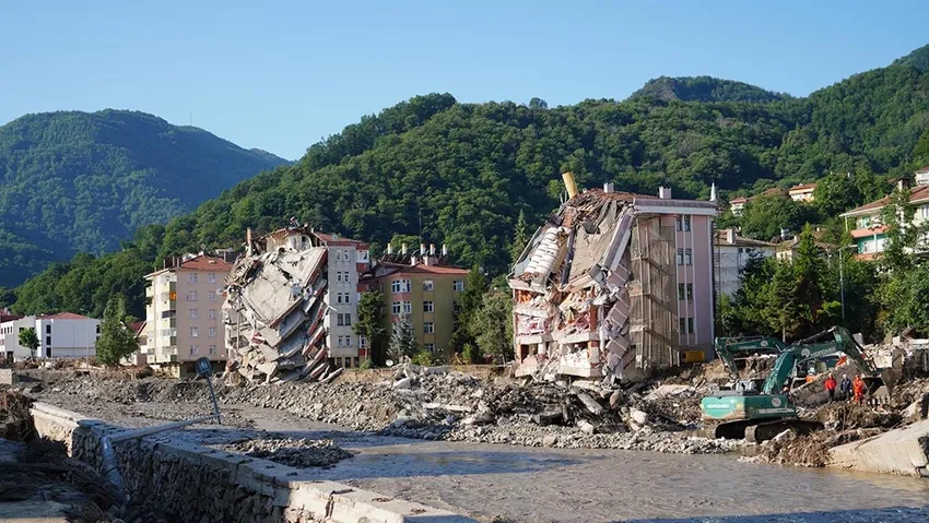 Bozkurt'ta Çöken Apartmanın Müteahhidinin Mal Varlığına Tedbir Konuldu