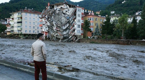 Karadeniz'de Sel Felaketi: 77 Kişi Hayatını Kaybetti, 40’ın Üzerinde Kayıp