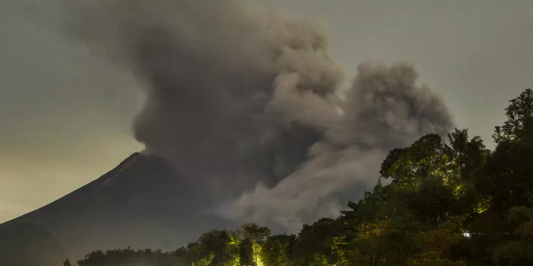Merapi Yanardağı'nda Volkanik Hareketlilik Yaşandı