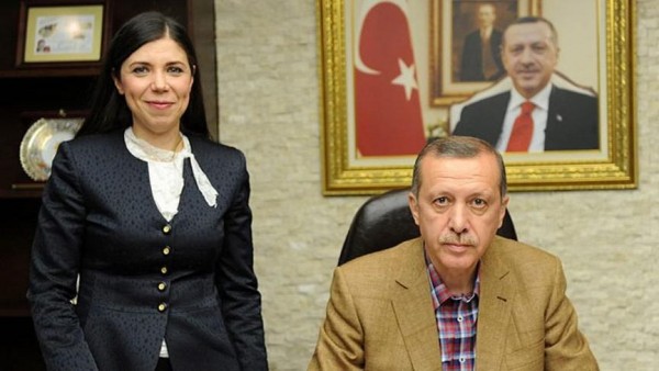 AKP'den Kovulan Pelin Gündeş: Ben AKP'li Değilim, Hiç Olmadım