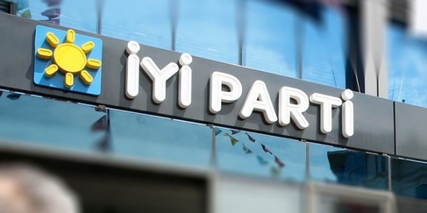 İYİ Partili İsim Sosyal Medya Hesabından İstifa Etiğini Duyurdu