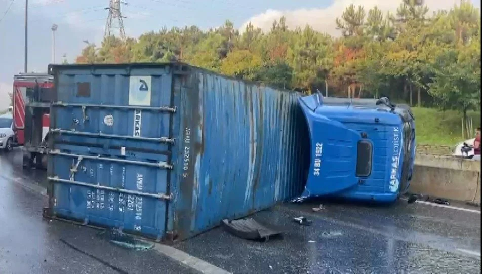 TEM Bağlantı Yolunda Zincirleme Kaza