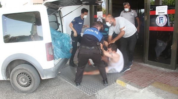 30 Yaşındaki Erkek, Para Vermeyen Annesini Öldürdü