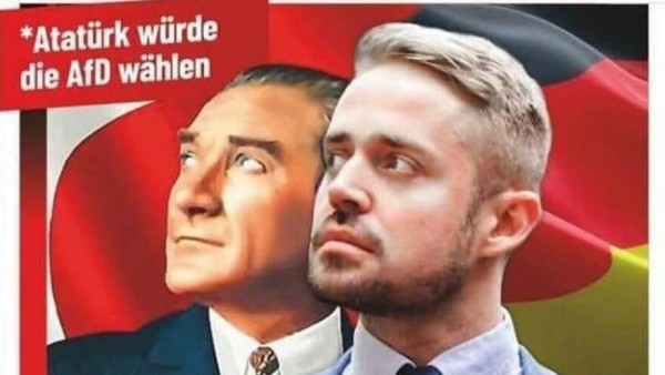 Irkçı Alman Partisi Afişlerinde Atatürk'ü Kullandı 