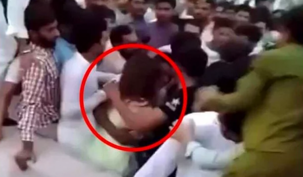 TikTok Videosu Çeken Kadına Toplu Cinsel Saldırı