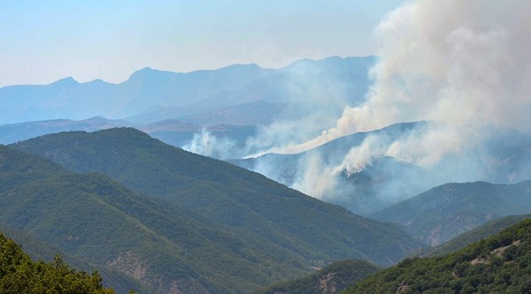 OGM: Tunceli'deki Yangına 2 Helikopter, 1 Uçakla Müdahale Ediliyor