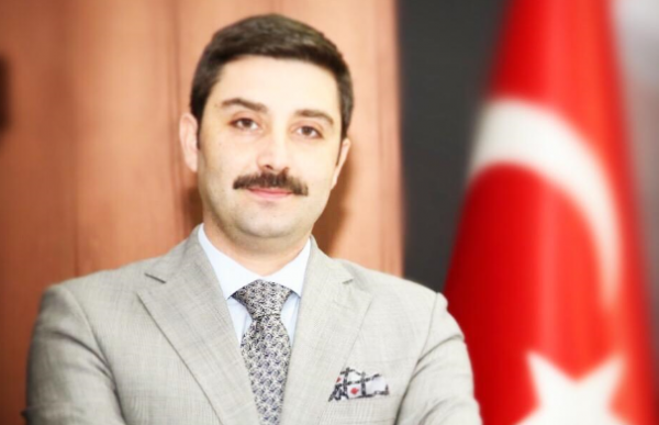 AKP'li Başkan Photoshopun Dozunu Kaçırdı: Yangına Hayali Müdahale