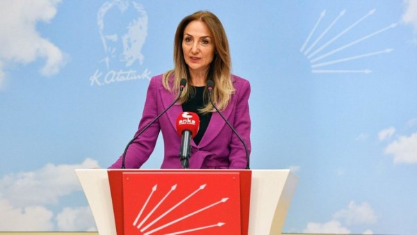 Bir Kişi, CHP'li Kadın Üyeleri Aracıyla Ezmeye Kalkıştı