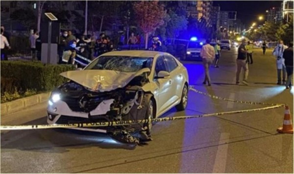 Yola Atlayan Çocuğu Kurtarmak İsteyen 2 Kadın Canından Oldu
