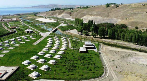 42 Bin Nüfuslu Ahlat'a 42 Milyonluk Millet Bahçesi