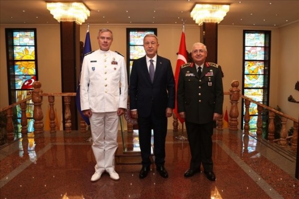 Hulusi Akar NATO Askeri Komite Başkanı Oramiral Bauer'le Görüştü