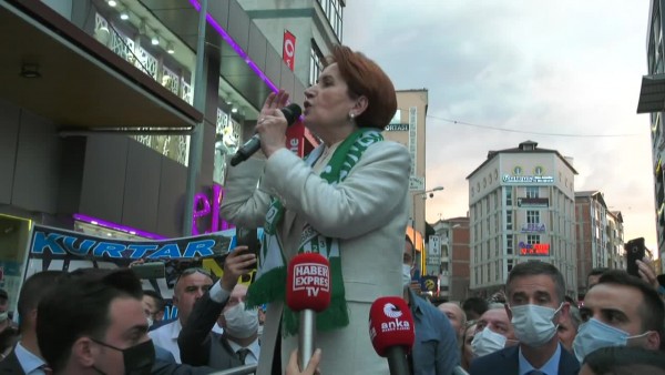 Akşener Bu Kez Samsun Çarşamba'da: Sokak Miting Alanına Döndü