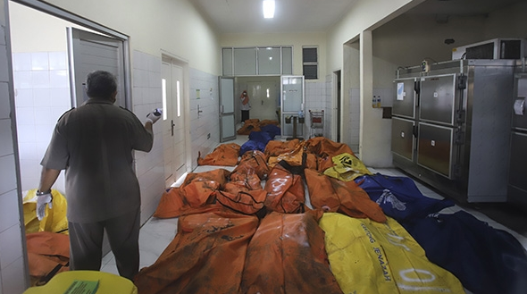 Endonezya'da Cezaevinde Yangın: 41 Ölü