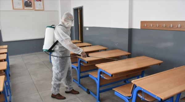 3 Öğrenci Çin Virüsü'ne Yakalanınca Tüm Sınıf Karantina Altına Alındı