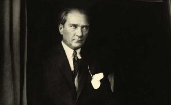 Güney Kıbrıs, Atatürk'ün Övüldüğü Kitabı Müfredattan Çıkardı