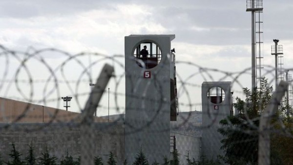 Cezaevinde Ziyaretçi Arama Odalarına Kamera Yerleştirildi