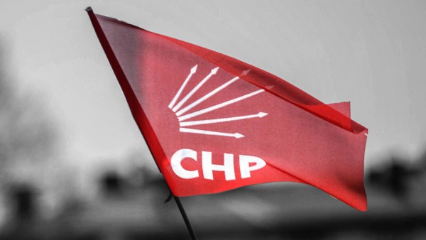 CHP'li İlçe Başkanı ve 9 Yönetim Kurulu Üyesi İstifa Etti