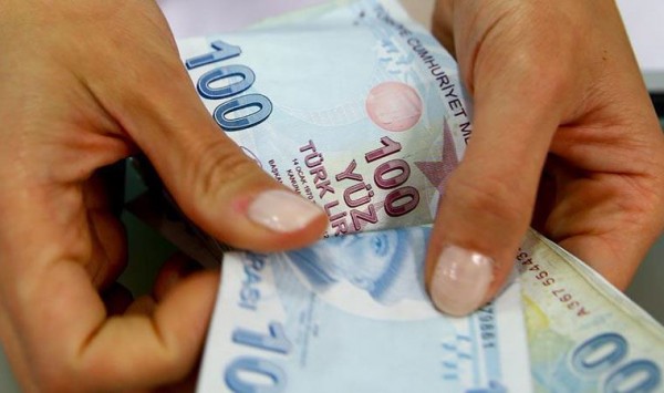 Rektörün 'Led Işıklı Makyaj Aynası' Parasını Üniversite Karşıladı