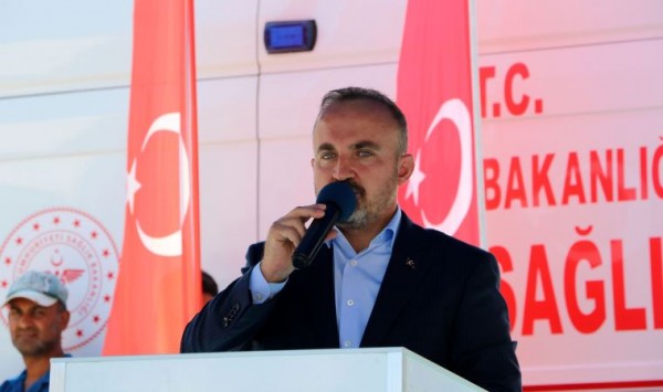 AKP'li Bülent Turan: Arkadaşlar Bu Ülkeye Artistlik Yapmayalım