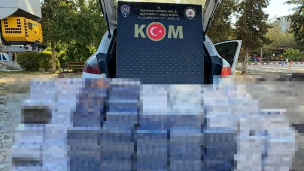 Mardin'de Kaçak Telefon ve Sigara Operasyonu