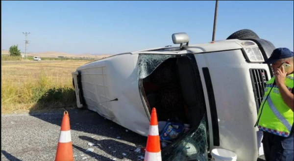 Tarım İşçilerini Taşıyan Minibüs Kaza Yaptı: 1 Ölü, 15 Yaralı