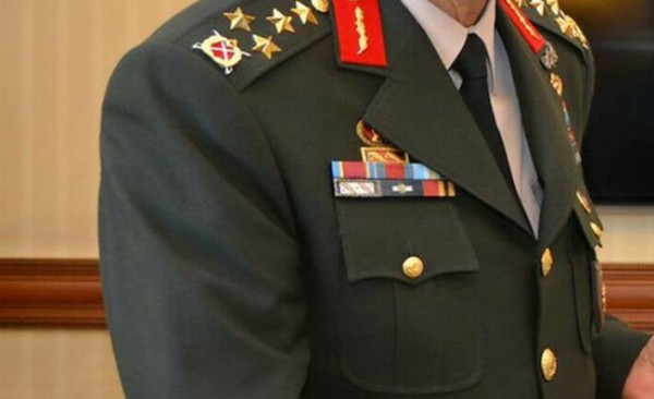 Üç General Emekliliğini İstedi