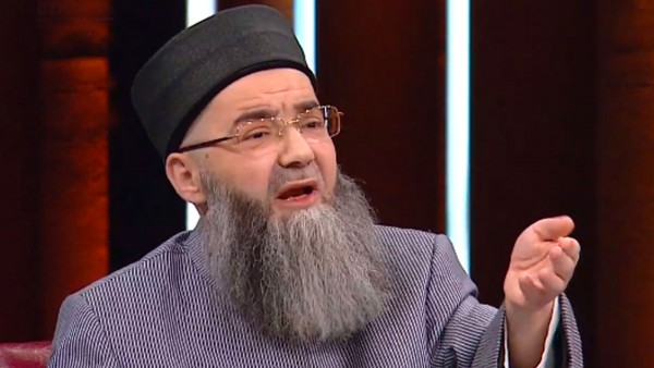MEB, Cübbeli Ahmet'i 'Tayyip Erdoğan İmam Hatip Lisesi'ne Davet Etti