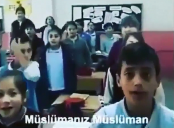 Okullarda Okutulan Mürteci Öğrenci Andı: Müslümanız Müslüman