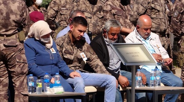 Bıçakla Yaralanan Özel Harekat Polisi Hayatını Kaybetti