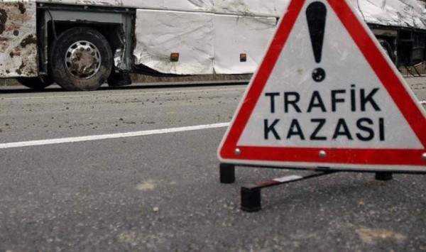 İşçileri Taşıyan Otobüs Devrildi: 10 Yaralı