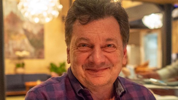 Vedat Milor'a YouTube'dan Hediye