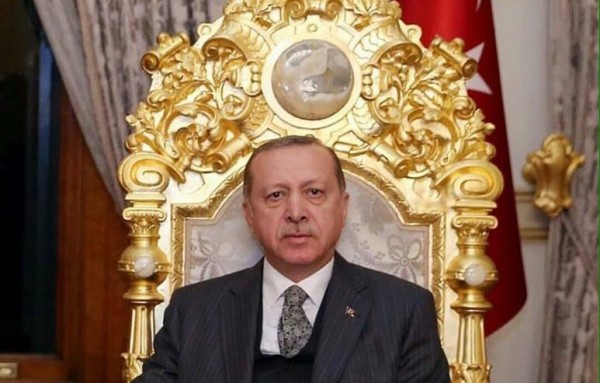 AKP'li Cumhurbaşkanı Erdoğan Parlamenter Sisteme Dönmemekte Israrcı