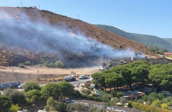 İzmir'de İki Bölgede Yangın Çıktı