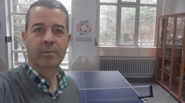 Aşı Yaptırmayan Öğretmen Çin Virüsü Nedeniyle Hayatını Kaybetti