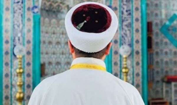 Baş İmam ve Müezzinler Küfür Kıyamet Kavga Etti