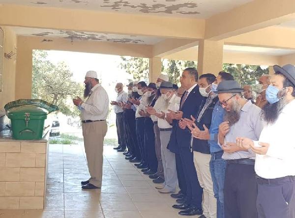 8 Aylık Hamile Kadın Çin Virüsü'ne Yenildi