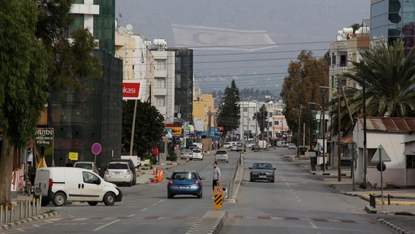 KKTC'de Sokağa Çıkma Yasağı Kaldırıldı