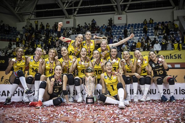 Voleybolda 2021 Kadınlar Spor Toto Şampiyonlar Kupası VakıfBank'ın