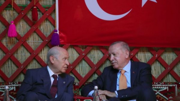 AKP Anayasa Teklifini Hazırladı: Bahçeli'nin Müsaadesi Bekleniyor