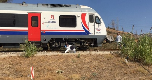 Yaşlı Bir Kadın Trenin Altında Kaldı