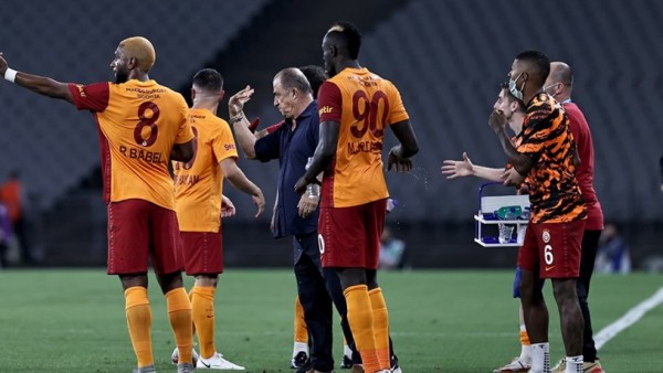 Galatasaray 7 Gollü Mücadeleden Galip Ayrıldı
