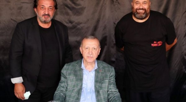 MasterChef Jürileri AKP'li Cumhurbaşkanı İle Poz Verdi